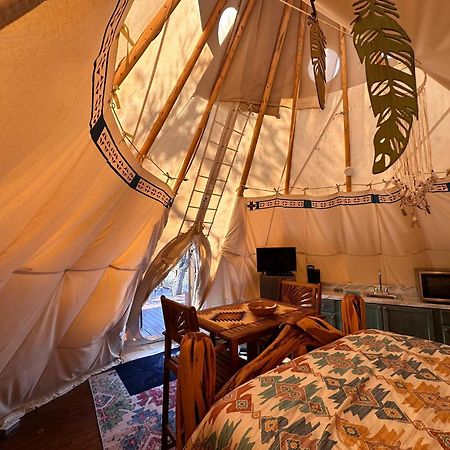 Bandera Stronghold - Cochise Tipi Extérieur photo